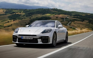 Clip Porsche giới thiệu Panamera E-hybrid 2024
